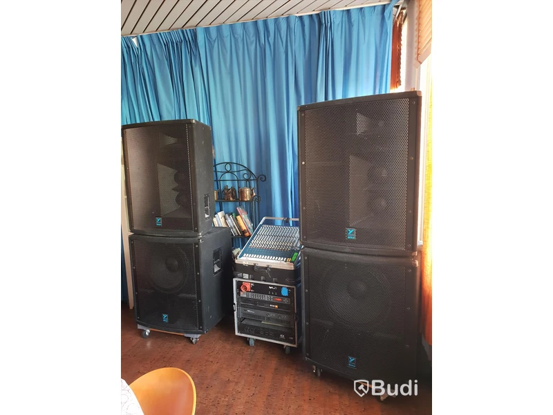 Komplett PA Yorkville Elite för konsert/Club klara 136dB kontinuerlig drift, made in Canada.