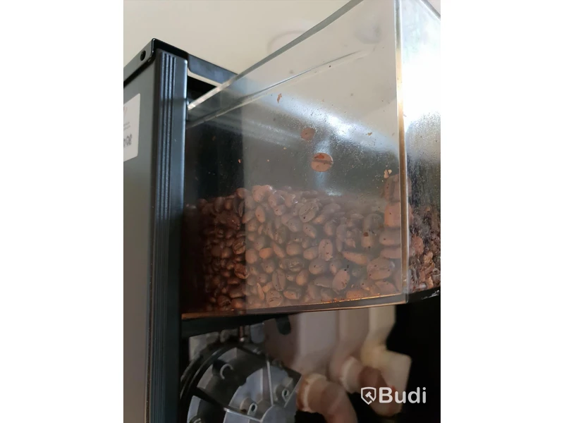 Coffee Queen Cqube MF 13 Kaffemaskin gör kaffe av bönor,  choklad samt kallt och kolsyrat vatten