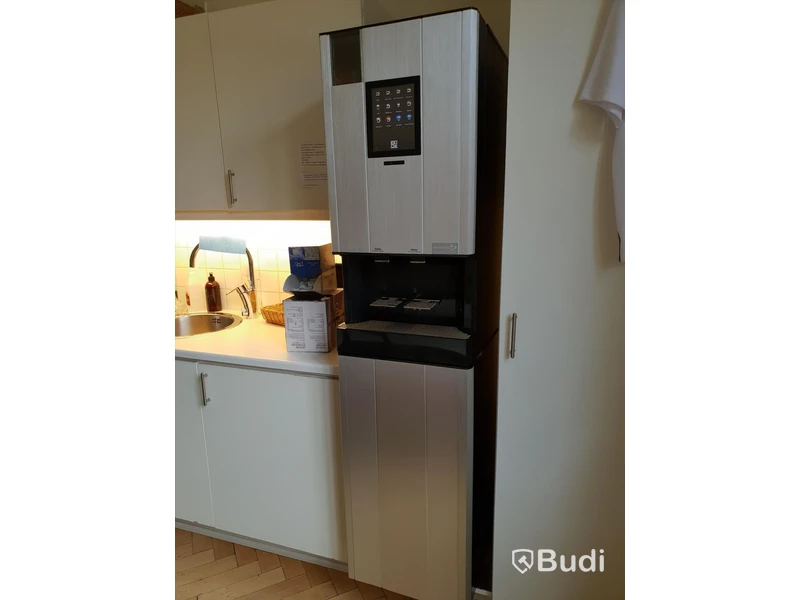 Coffee Queen Cqube MF 13 Kaffemaskin gör kaffe av bönor,  choklad samt kallt och kolsyrat vatten