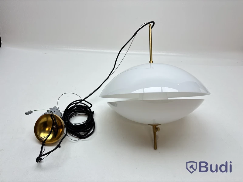 Taklampa/pendellampa Clam Fritz Hansen. Ord. pris inkl. moms: ca 22499 kr