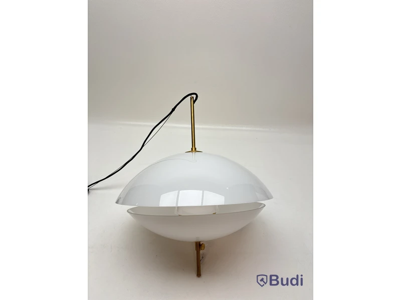 Taklampa/pendellampa Clam Fritz Hansen. Ord. pris inkl. moms: ca 22499 kr