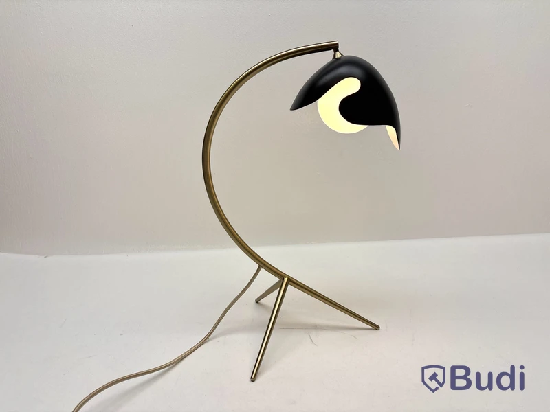 Bordslampa ATBO, P38 svart/mässing, Ord. pris inkl. moms: 6949 kr