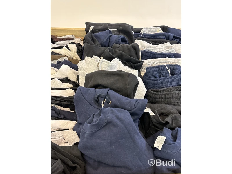 Parti med kläder BoomButik, olika storlekar