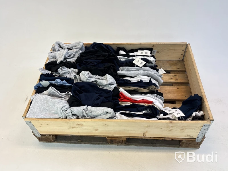 Parti med kläder BoomButik, olika storlekar