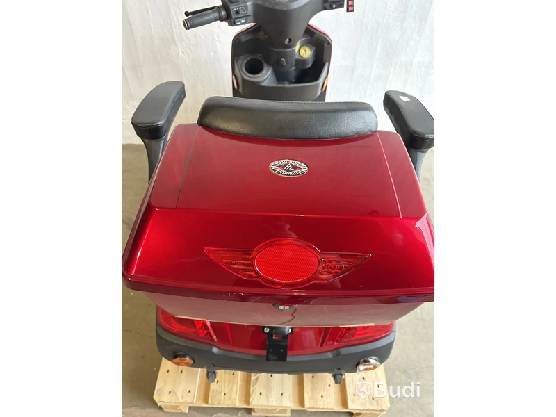 Promenadscooter, röd/svart - RESERVDELSOBJEKT