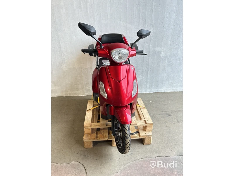 Promenadscooter, röd/svart - RESERVDELSOBJEKT