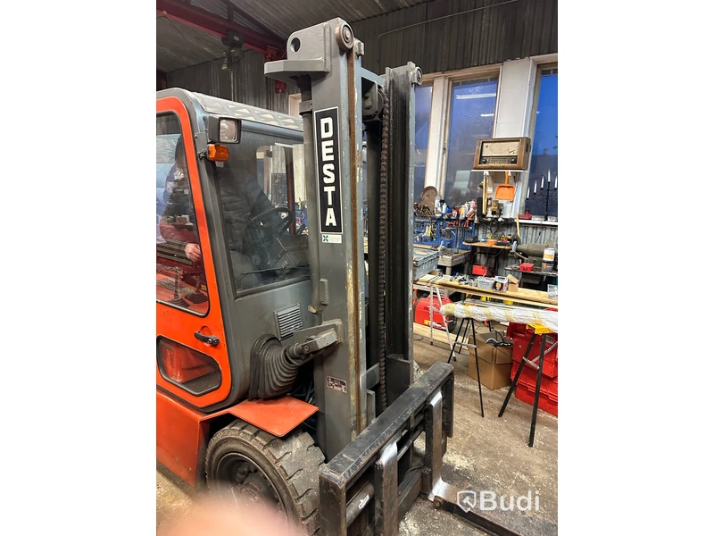 Desta 3,5 t dieseltruck ifrån 2002