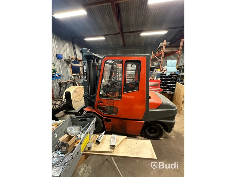 Desta 3,5 t dieseltruck ifrån 2002