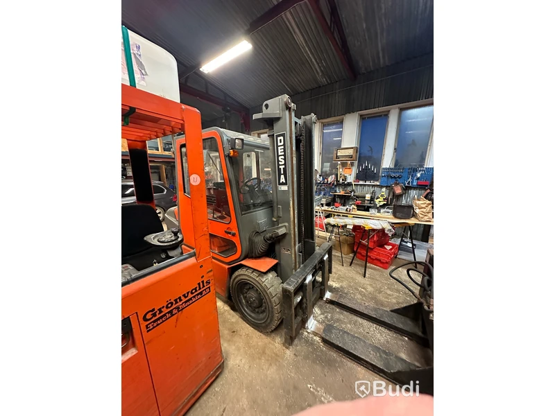 Desta 3,5 t dieseltruck ifrån 2002
