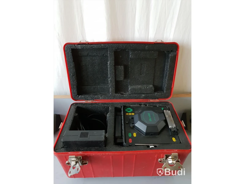 Fibersvets DVP-730 Nypris ca. 18500 SEK Color LCD monitor 9 Sec. splice time, 40 Sec. tube-heat time