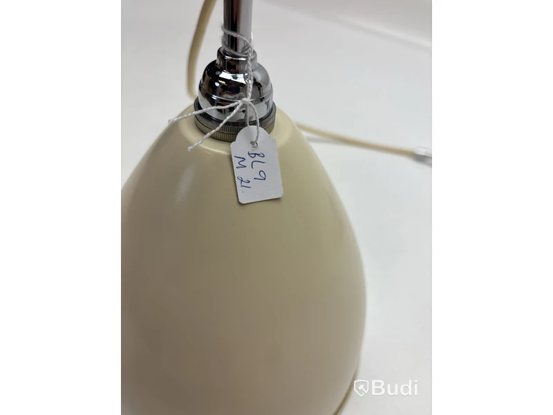Taklampa Gubi Bestlite BL9 beige. Ord. pris inkl. moms: ca 5399 kr.