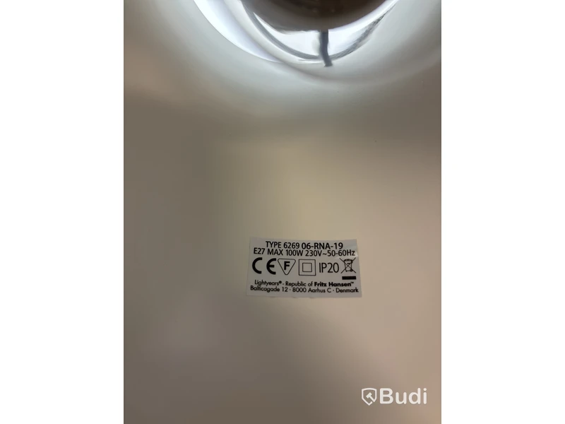 Taklampa Fritz Hansen Caravaggio P2 mörkblå. Ord. pris inkl. moms: ca 5399 kr.