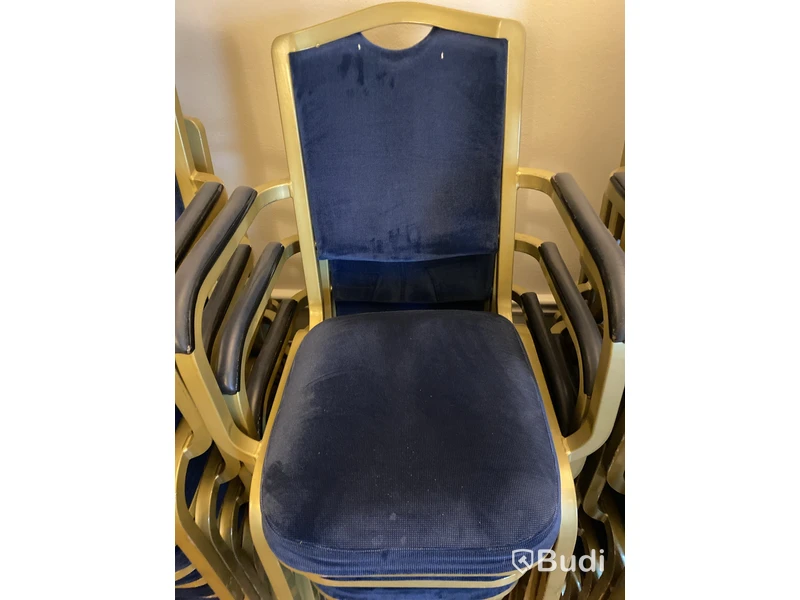 Parti med stapelbara stolar, Burgess England - 120 st.
