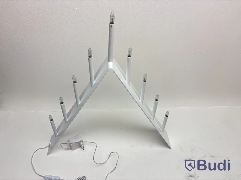 Adventsljusstake SMD Design, spica vit. Ord. pris inkl. moms: ca 2880 kr.