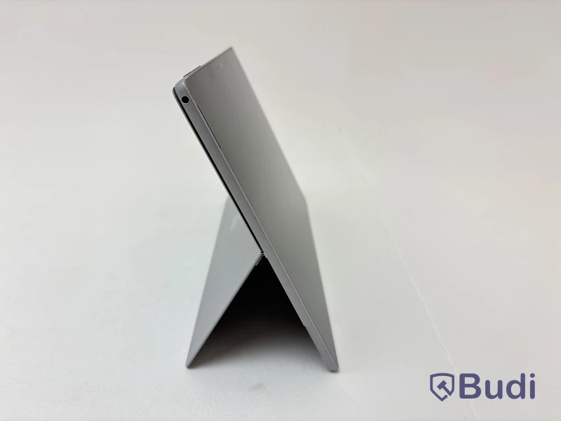Bärbar dator Microsoft Surface Laptop Pro 7. OBS! Repor på skärmen