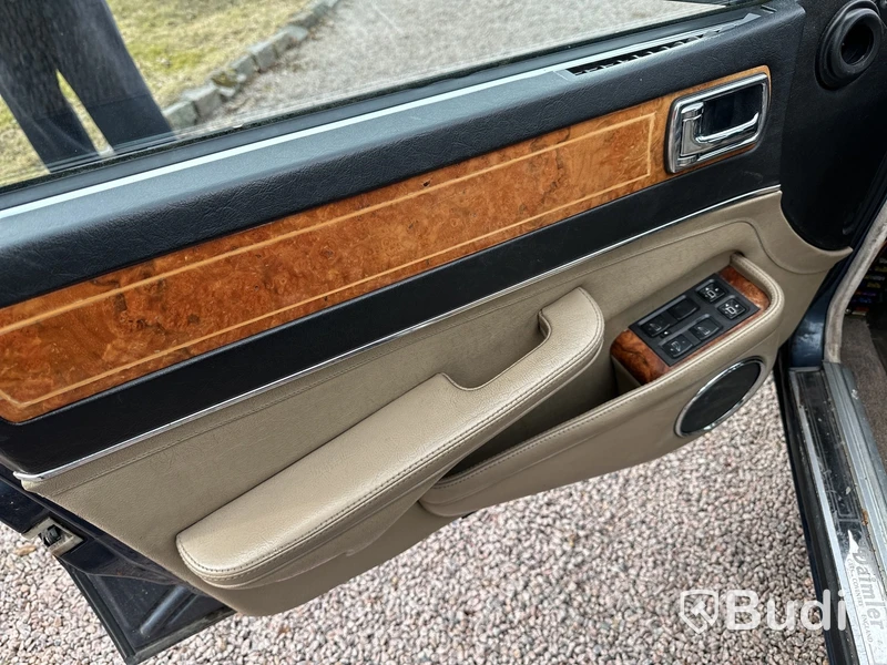 DAIMLER / JAGUAR XJ40 -1989