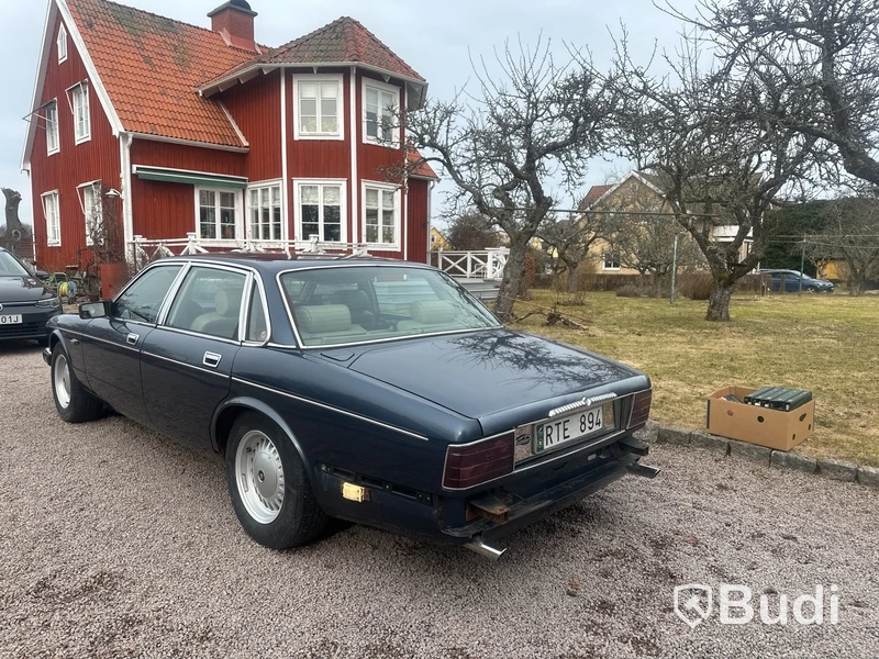 DAIMLER / JAGUAR XJ40 -1989