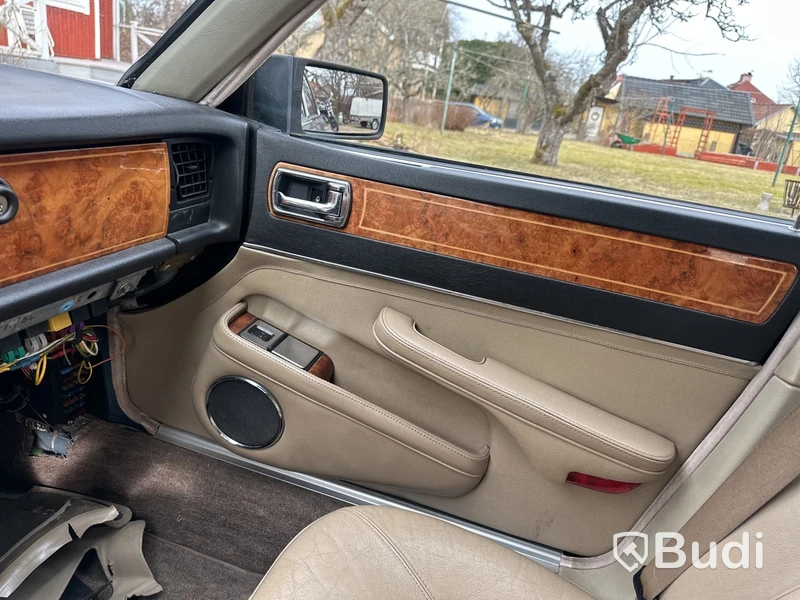 DAIMLER / JAGUAR XJ40 -1989
