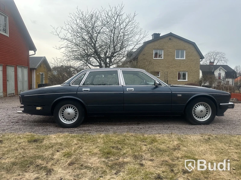 DAIMLER / JAGUAR XJ40 -1989
