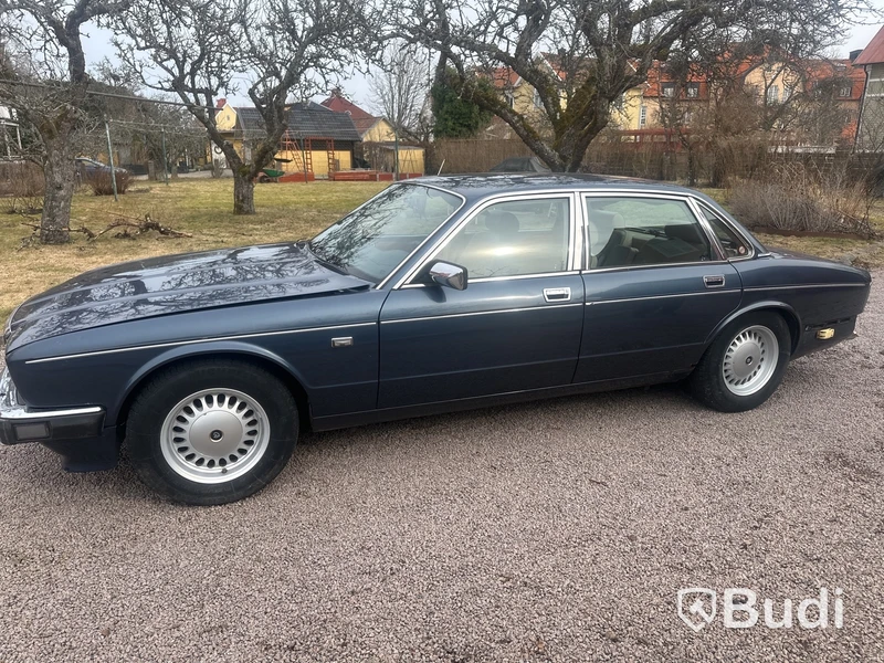 DAIMLER / JAGUAR XJ40 -1989