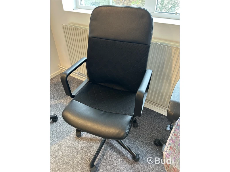 Kontorsstol, textil, bra skick