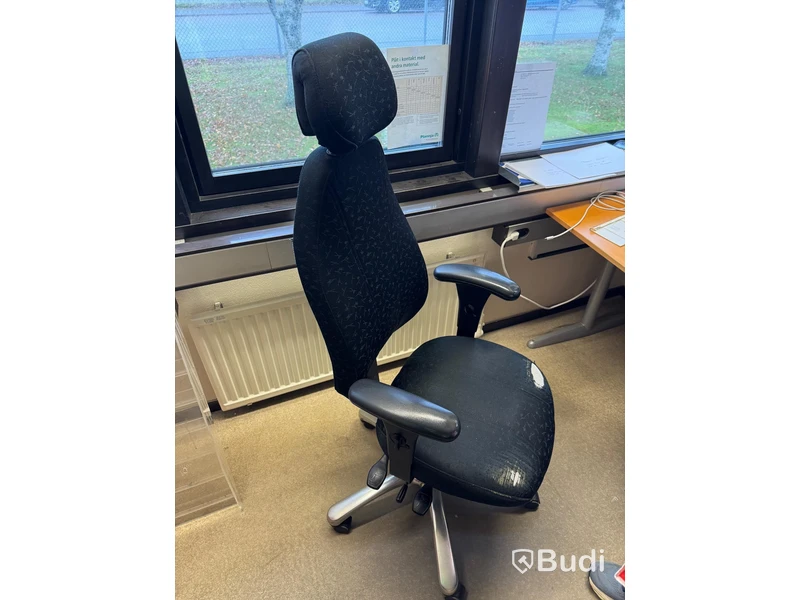 Allt på kontoret inkl. curved skärm