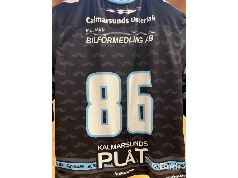 #86 Alla signerar - Mustaschkampen