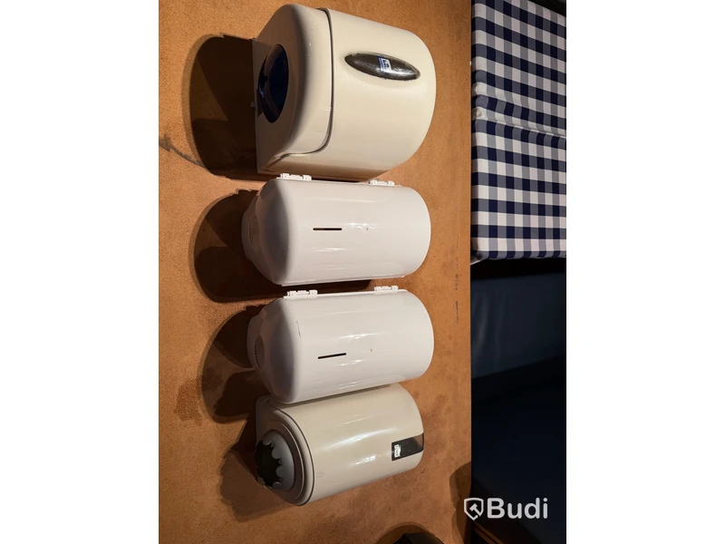 4 st. Väggdispenser vita, blandade modeller för papper