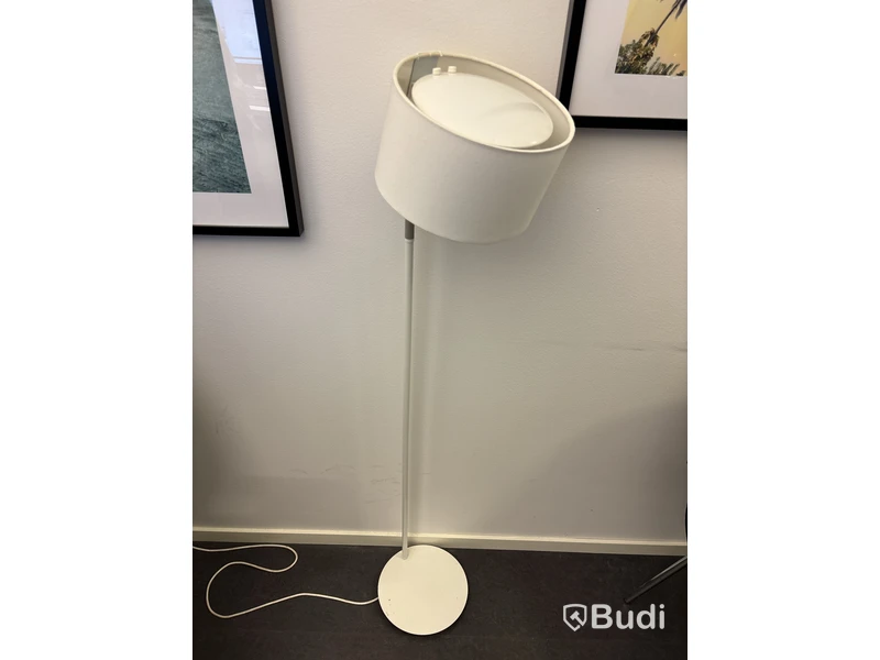 2 st. Fåtöljer inkl. bord och lampa