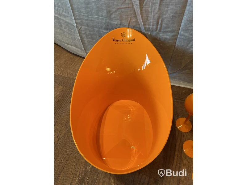 6 st. Flutes samt ishink Verve Clicquot, plast