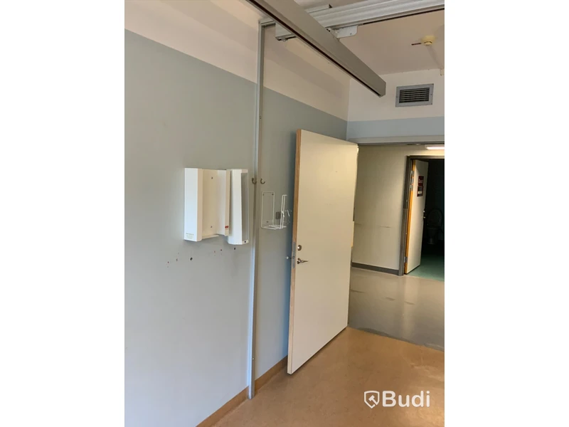 Patientlyft med stativ väggmontage - Rum 4063