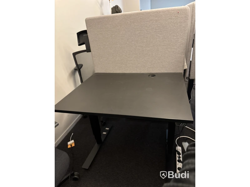 Höj och sänkbart skrivbord, EFG