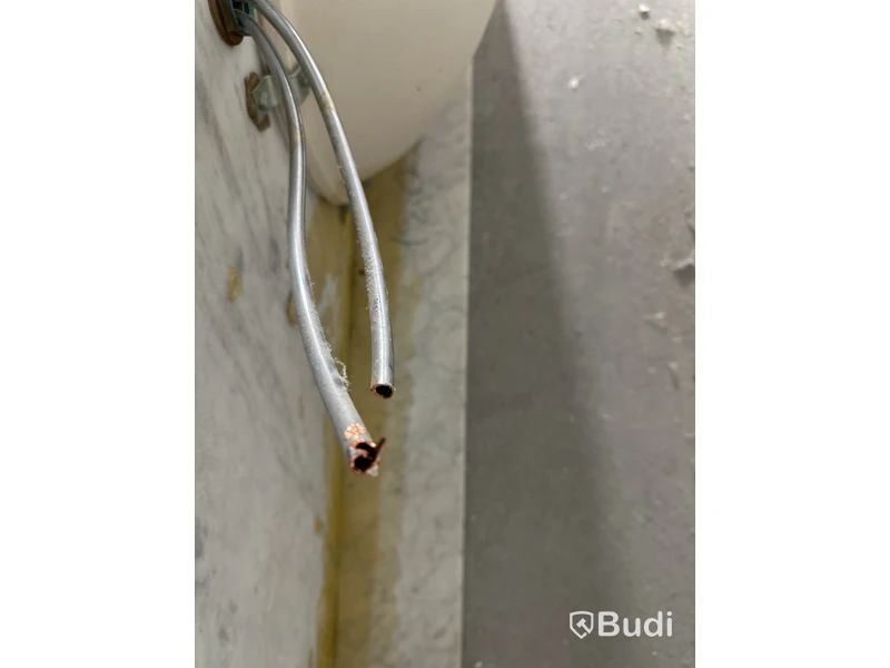 Kommod i marmor, inkl. blandare