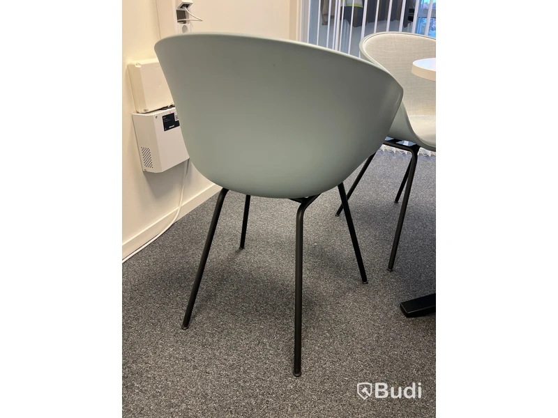 Runt bord med 4 stolar HAY About A Chair