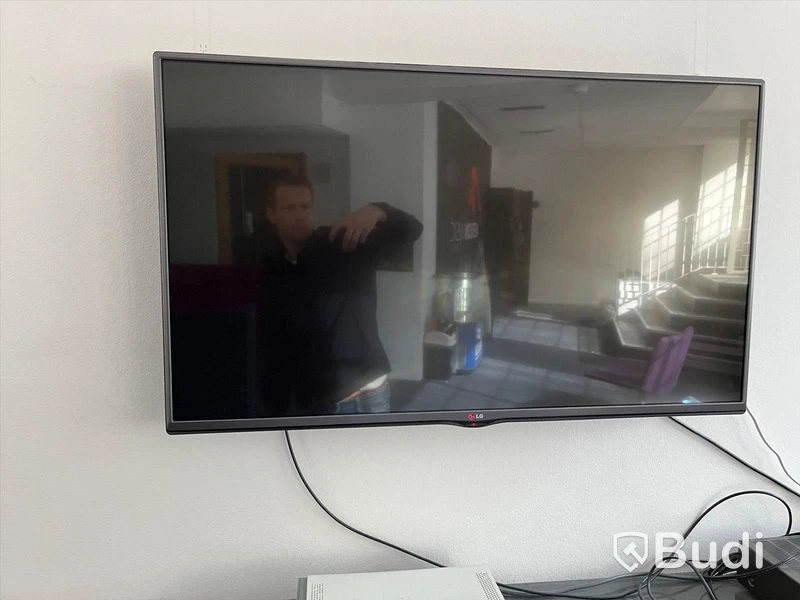 LG 47 tums TV