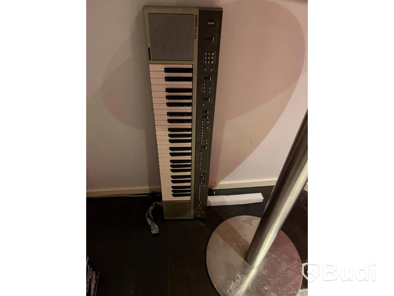 Yamaha PS-55 keyboard