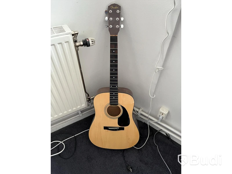 Gitarr FENDER utan strängar