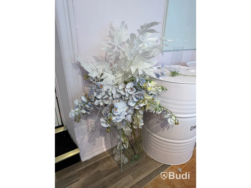 Komplett Event- & partybutik - stort lager samt butiksinredning
