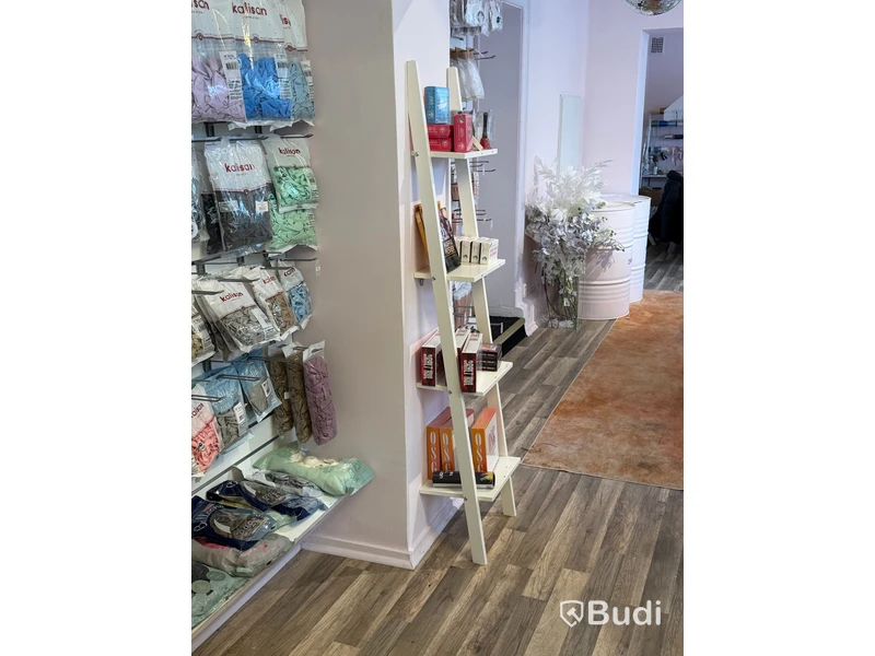 Komplett Event- & partybutik - stort lager samt butiksinredning