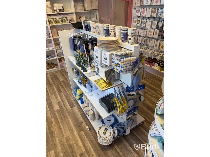 Komplett Event- & partybutik - stort lager samt butiksinredning