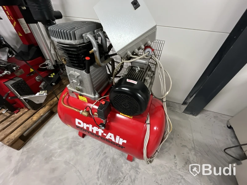 1 st. 1 st. Drift-Air Kompressor – 270 liter / 15 bar