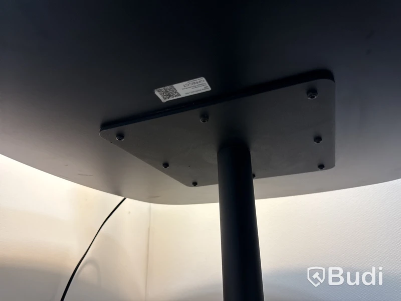 Litet cafébord med stol + bordslampa (paket)