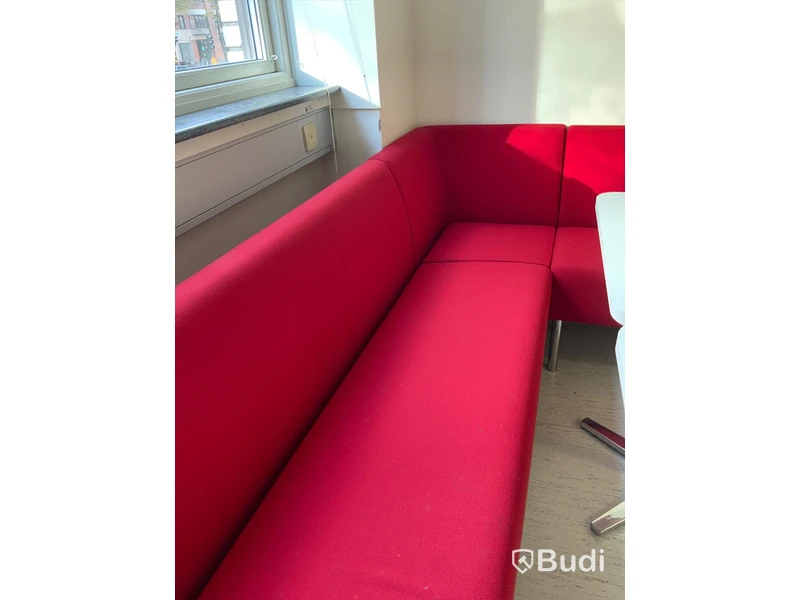 Soffa inklusive 2 bord  - Rum 2029