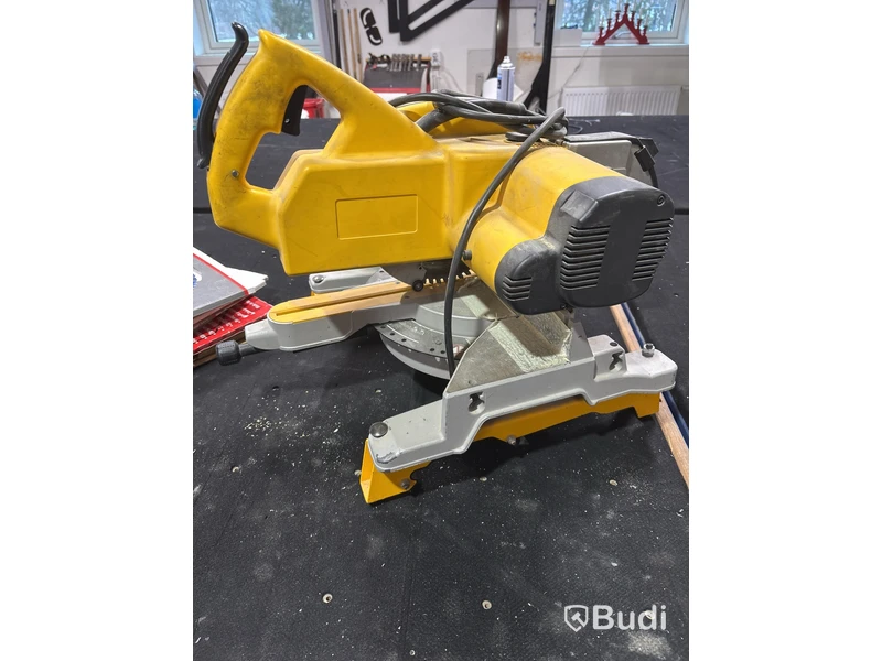 Kap- och gersåg DeWalt, DW707