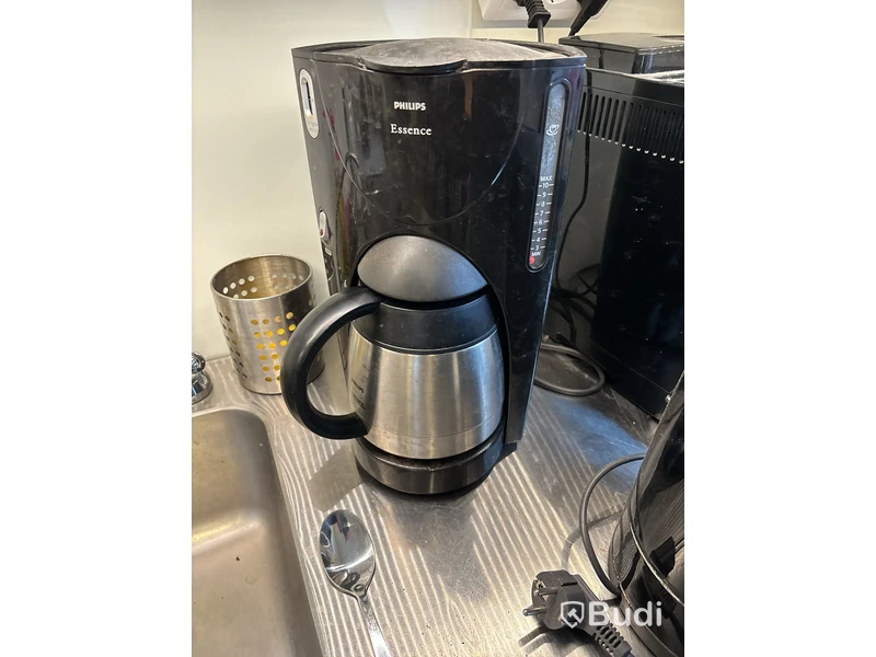 Kaffemaskinen DeLonghi, Magnifica S inkl. Braun vattenkokare och Philips kaffebryggare