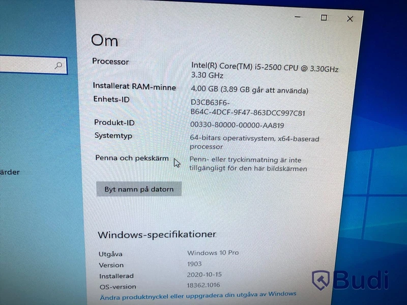 4st Kontorsdatorer m skärmar, tangentbord och mus