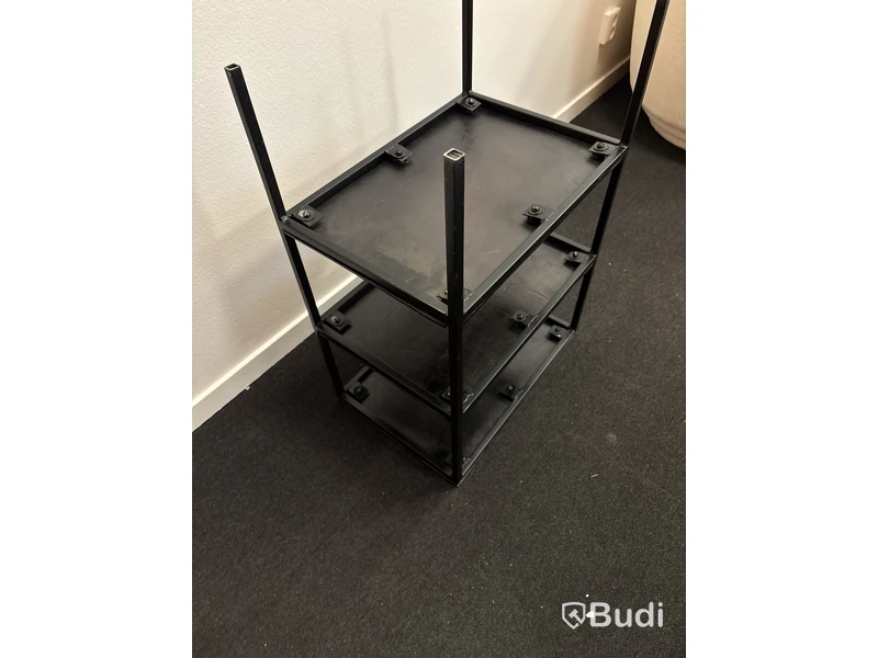Sidobord i metall House doctor