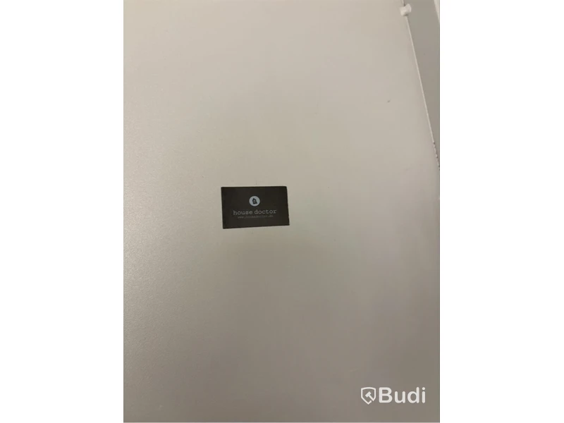2 st. Stolar och Sidobord