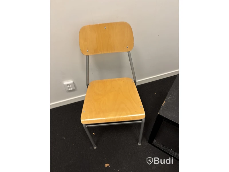 2 st. Stolar och Sidobord