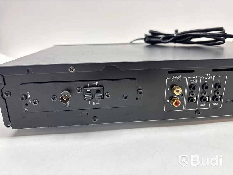 2 st. AM/FM-tuner Onkyo, T-4555
